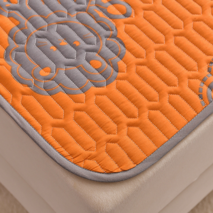 91家纺网 家纺一手货源 找家纺 床笠人家 2025新款全棉夹棉防水床垫 狮子王