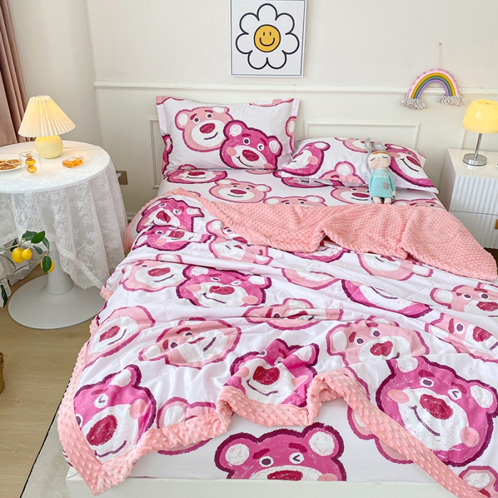91家纺网 家纺一手货源 找家纺 一米阳光 2022新款迪士尼豆豆绒夏被四件套 草莓熊