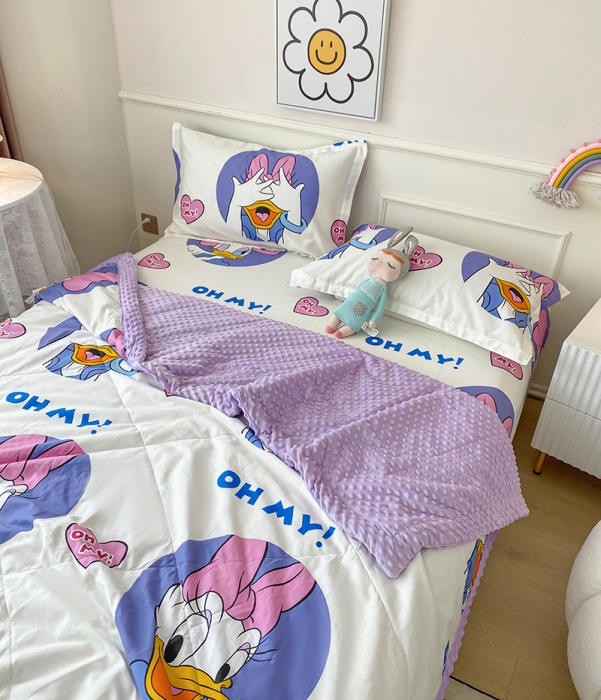 91家纺网 家纺一手货源 找家纺 一米阳光 2022新款迪士尼豆豆绒夏被四件套 黛西