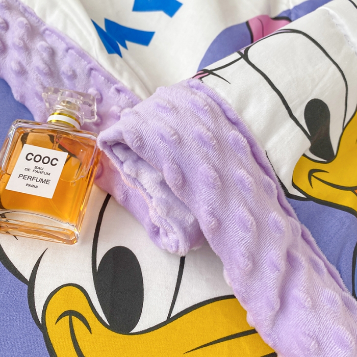 91家纺网 家纺一手货源 找家纺 一米阳光 2022新款迪士尼豆豆绒夏被四件套 黛西