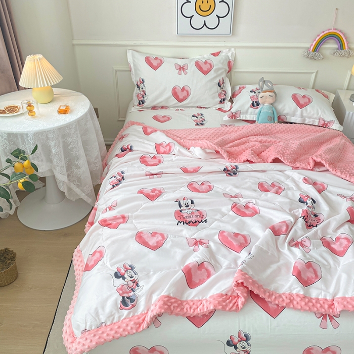 91家纺网 家纺一手货源 找家纺 一米阳光 2022新款迪士尼豆豆绒夏被四件套 米妮宝宝