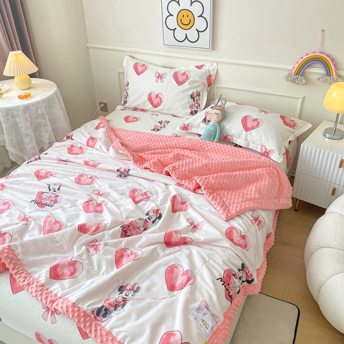 91家纺网 家纺一手货源 找家纺 一米阳光 2022新款迪士尼豆豆绒夏被四件套 米妮宝宝