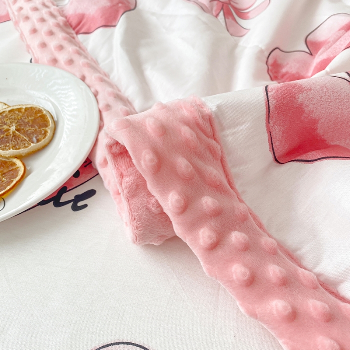 91家纺网 家纺一手货源 找家纺 一米阳光 2022新款迪士尼豆豆绒夏被四件套 米妮宝宝