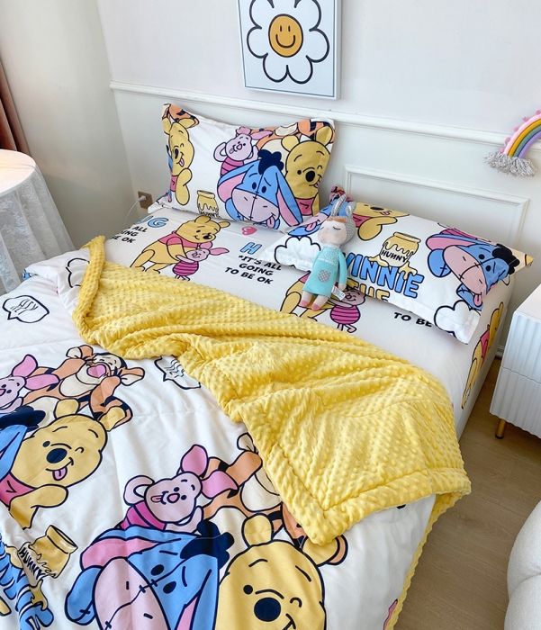 91家纺网 家纺一手货源 找家纺 一米阳光 2022新款迪士尼豆豆绒夏被四件套 维尼家族