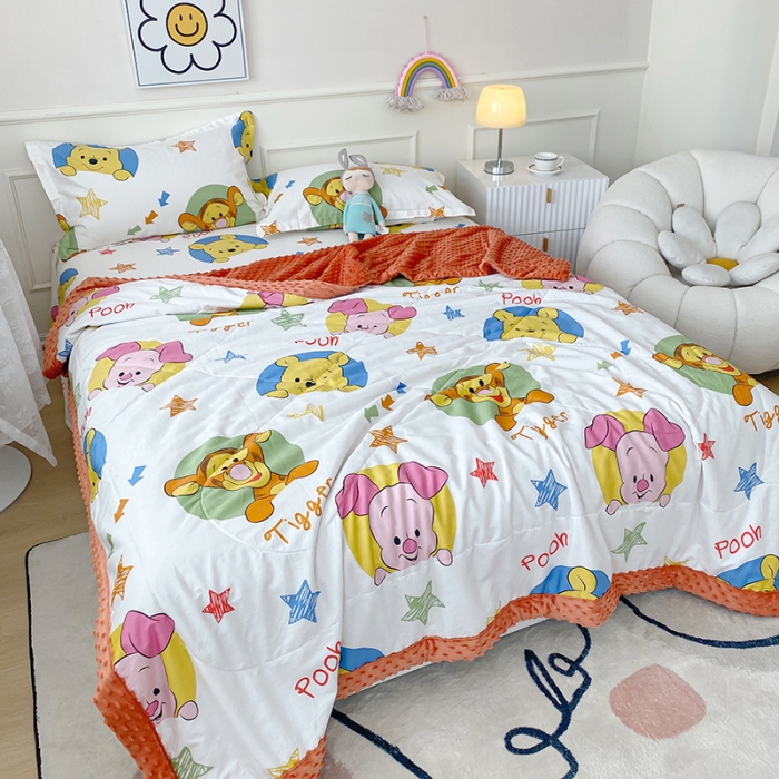 91家纺网 家纺一手货源 找家纺 一米阳光 2022新款迪士尼豆豆绒夏被四件套 维尼家族（大头像）