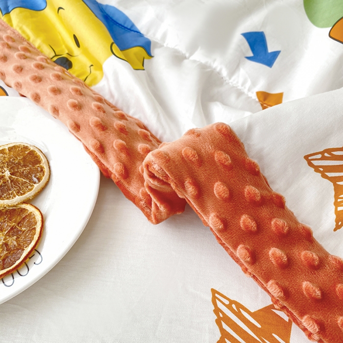 91家纺网 家纺一手货源 找家纺 一米阳光 2022新款迪士尼豆豆绒夏被四件套 维尼家族（大头像）