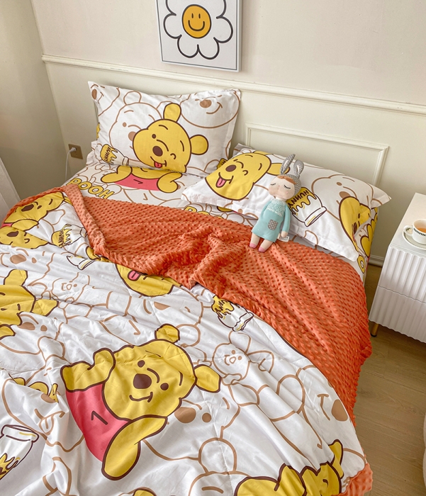91家纺网 家纺一手货源 找家纺 一米阳光 2022新款迪士尼豆豆绒夏被四件套 维尼熊