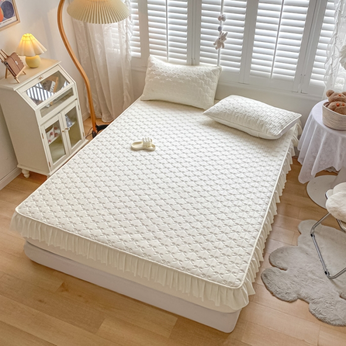 91家纺网 家纺一手货源 找家纺 鑫钰 2023新款蝴蝶结亲肤夹棉床裙款床笠 蝴蝶结-米白