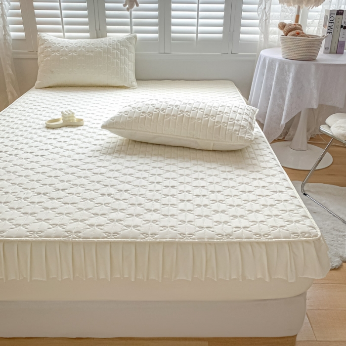 91家纺网 家纺一手货源 找家纺 鑫钰 2023新款蝴蝶结亲肤夹棉床裙款床笠 蝴蝶结-米白