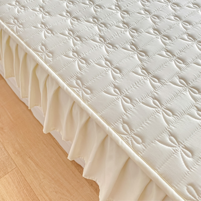 91家纺网 家纺一手货源 找家纺 鑫钰 2023新款蝴蝶结亲肤夹棉床裙款床笠 蝴蝶结-米白