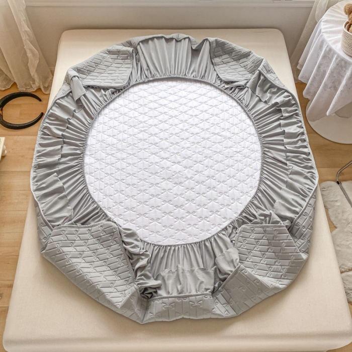 91家纺网 家纺一手货源 找家纺 鑫钰 2023新款蝴蝶结亲肤夹棉床裙款床笠 蝴蝶结-绅士灰