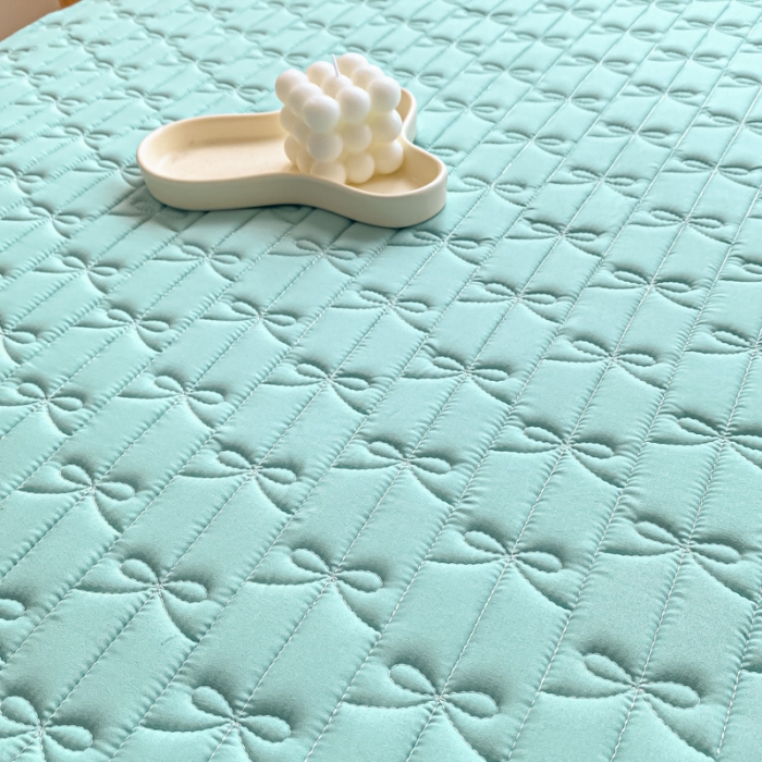 91家纺网 家纺一手货源 找家纺 鑫钰 2023新款蝴蝶结亲肤夹棉床裙款床笠 蝴蝶结-天空蓝