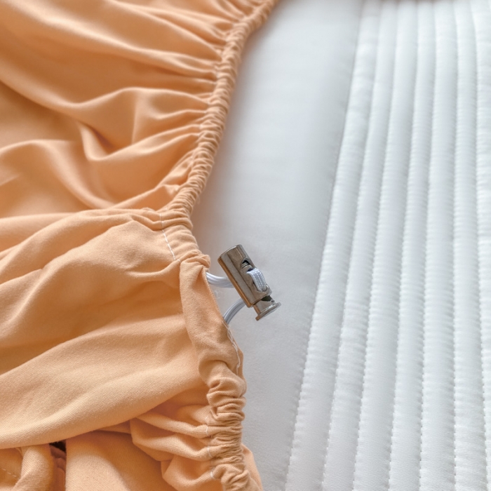 91家纺网 家纺一手货源 找家纺 鑫钰 2023新款蝴蝶结亲肤夹棉床裙款床笠 罗曼-橙