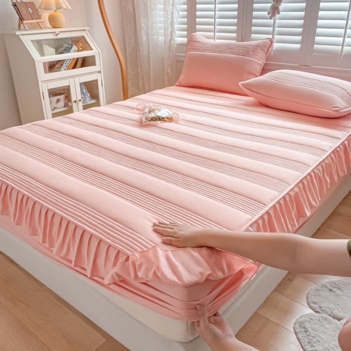 91家纺网 家纺一手货源 找家纺 鑫钰 2023新款蝴蝶结亲肤夹棉床裙款床笠 罗曼-粉