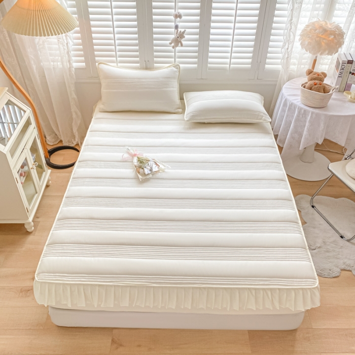 91家纺网 家纺一手货源 找家纺 鑫钰 2023新款蝴蝶结亲肤夹棉床裙款床笠 罗曼-米白