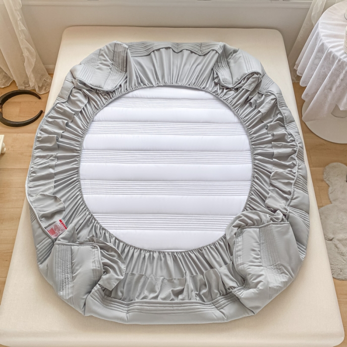 91家纺网 家纺一手货源 找家纺 鑫钰 2023新款蝴蝶结亲肤夹棉床裙款床笠 罗曼-浅灰