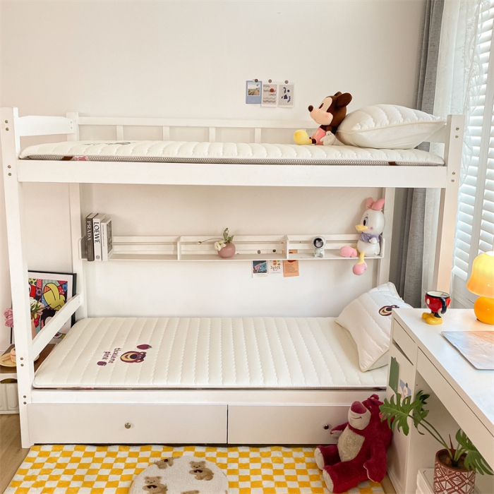 91家纺网 家纺一手货源 找家纺 鑫钰 2023新款烫画学生床垫 草莓熊