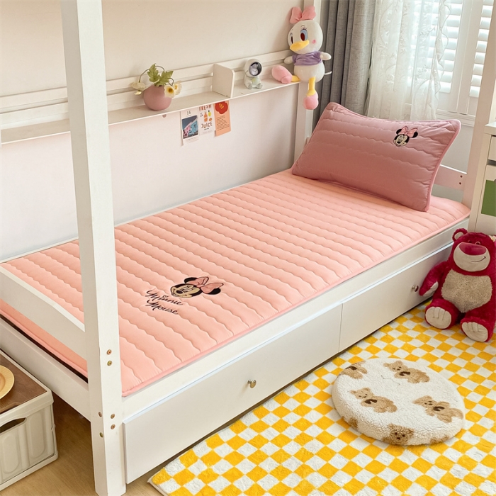 91家纺网 家纺一手货源 找家纺 鑫钰 2023新款烫画学生床垫 米妮