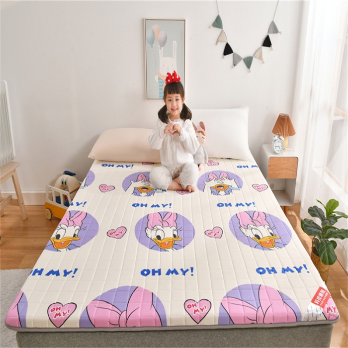 91家纺网 家纺一手货源 找家纺 鑫钰 2023新款全棉印花迪士尼床垫 黛西