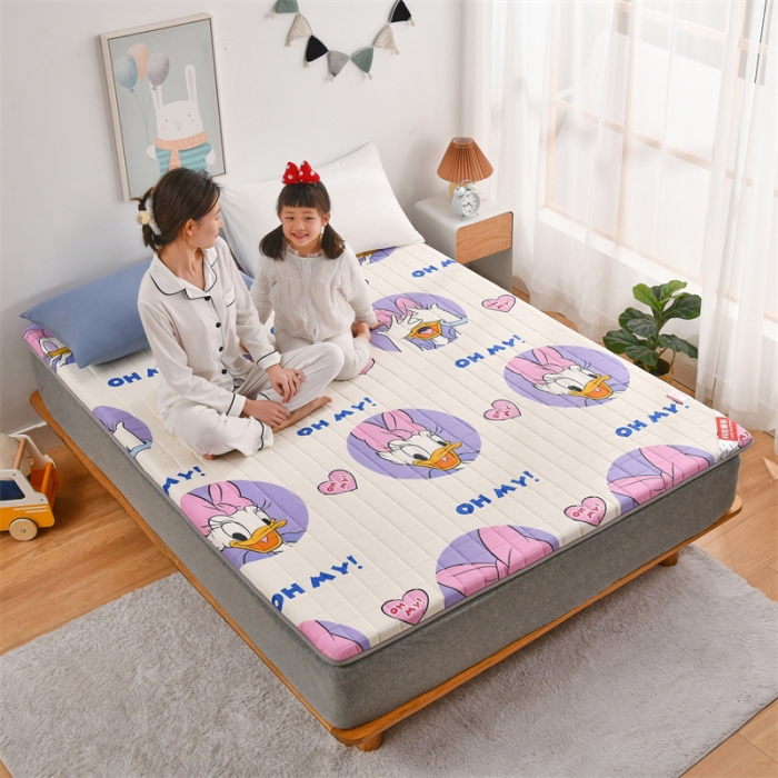 91家纺网 家纺一手货源 找家纺 鑫钰 2023新款全棉印花迪士尼床垫 黛西