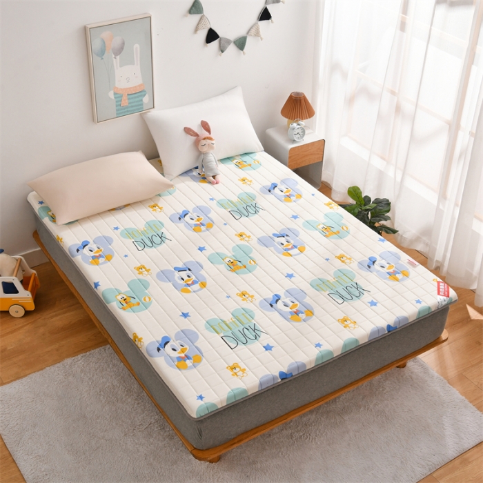 91家纺网 家纺一手货源 找家纺 鑫钰 2023新款全棉印花迪士尼床垫 纳德宝宝