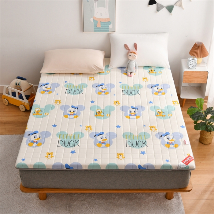 91家纺网 家纺一手货源 找家纺 鑫钰 2023新款全棉印花迪士尼床垫 纳德宝宝