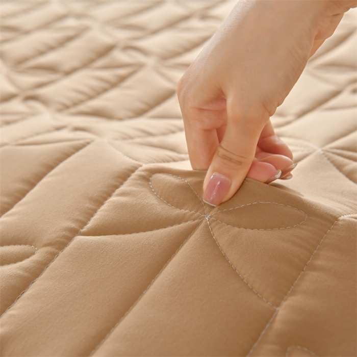 91家纺网 家纺一手货源 找家纺 鑫钰 2023新款成人蝴蝶结立体床垫 卡其