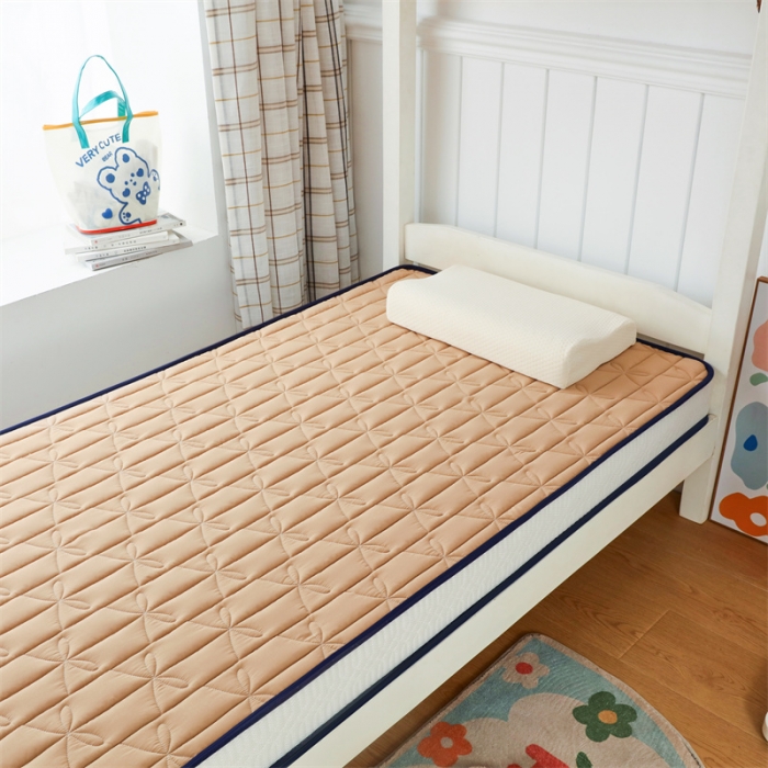 91家纺网 家纺一手货源 找家纺 鑫钰 2023新款学生蝴蝶结立体床垫 卡其