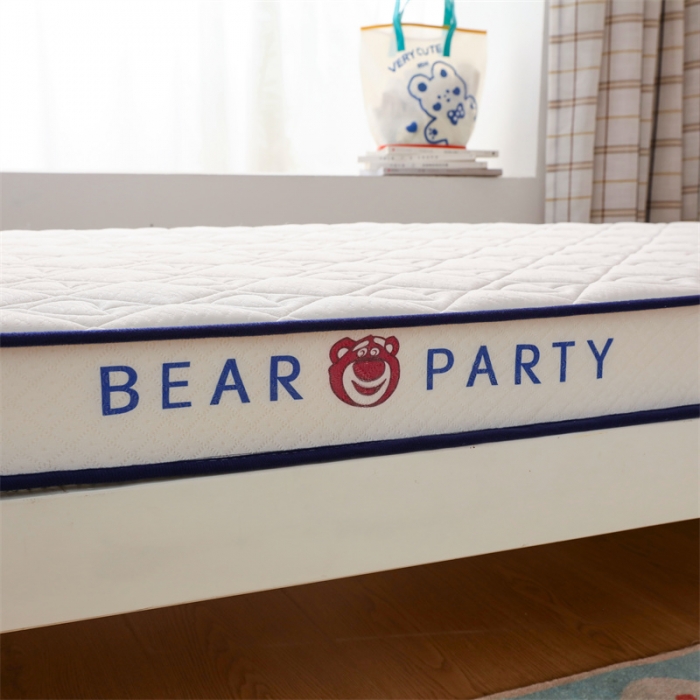 91家纺网 家纺一手货源 找家纺 鑫钰 2023新款学生针织立体床垫 草莓熊-象牙白