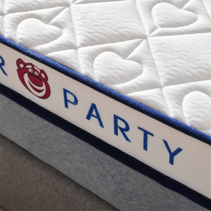 91家纺网 家纺一手货源 找家纺 鑫钰 2023新款成人针织立体床垫 草莓熊-象牙白