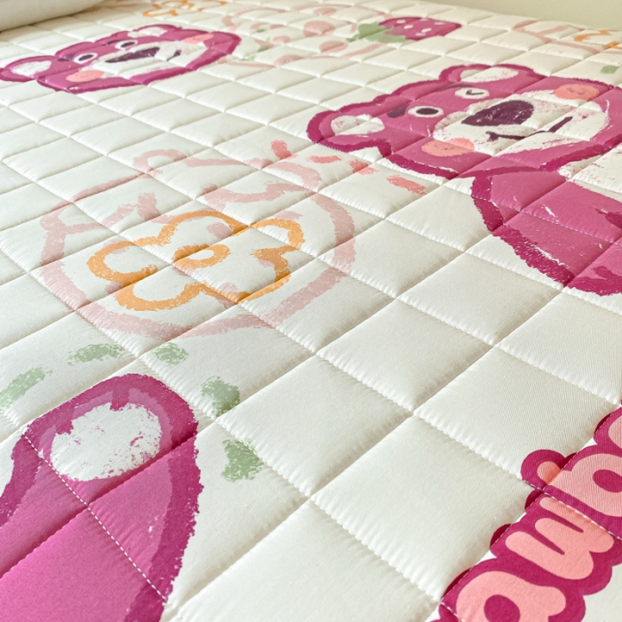 91家纺网 家纺一手货源 找家纺 鑫钰 2023新款迪士尼印花学生床垫 草莓熊