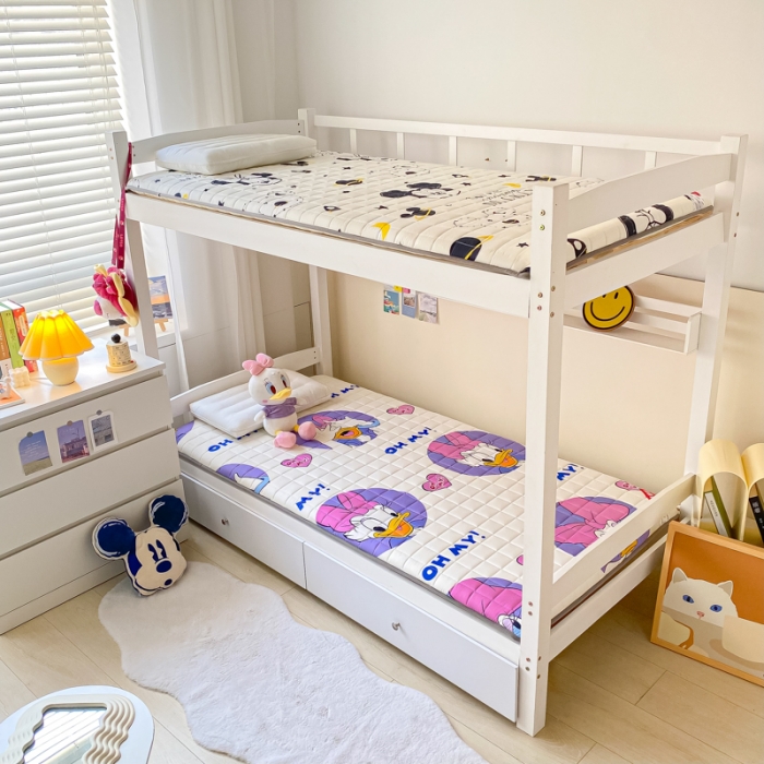 91家纺网 家纺一手货源 找家纺 鑫钰 2023新款迪士尼印花学生床垫 黛西