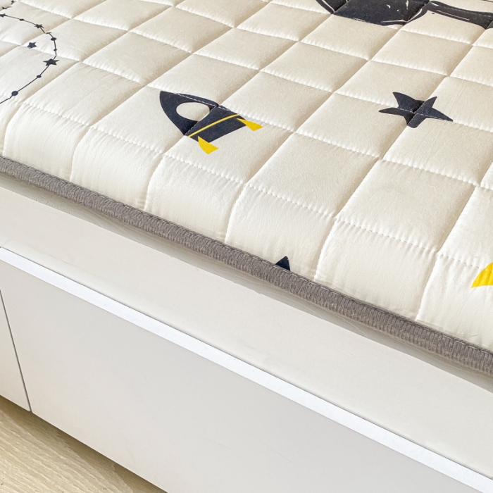 91家纺网 家纺一手货源 找家纺 鑫钰 2023新款迪士尼印花学生床垫 米奇
