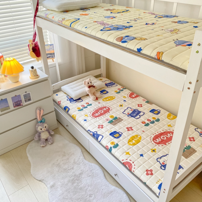 91家纺网 家纺一手货源 找家纺 鑫钰 2023新款全棉印花学生床垫 笨笨熊