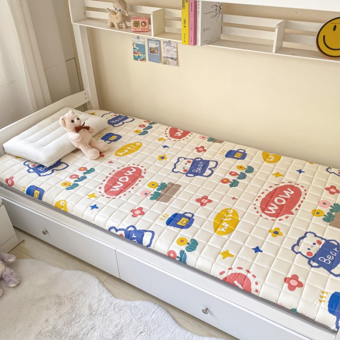 91家纺网 家纺一手货源 找家纺 鑫钰 2023新款全棉印花学生床垫 笨笨熊