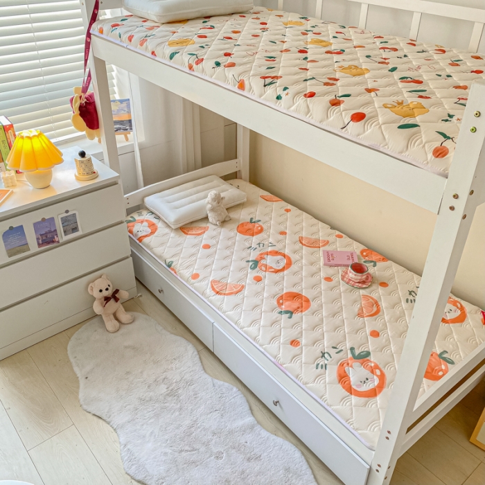 91家纺网 家纺一手货源 找家纺 鑫钰 2023新款全棉印花学生床垫 桔子兔