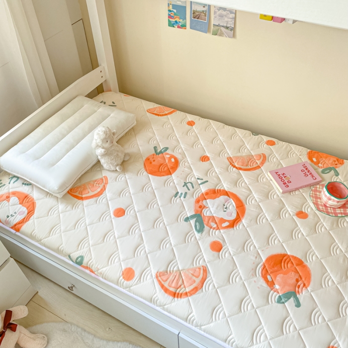 91家纺网 家纺一手货源 找家纺 鑫钰 2023新款全棉印花学生床垫 桔子兔