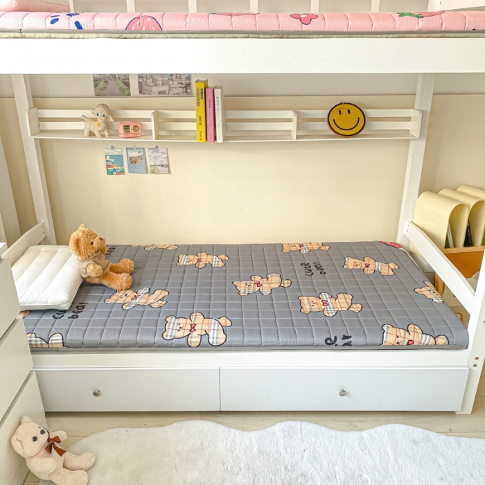 91家纺网 家纺一手货源 找家纺 鑫钰 2023新款全棉印花学生床垫 淘气熊