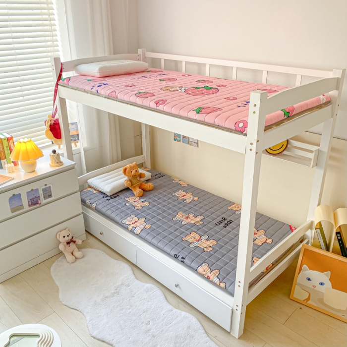 91家纺网 家纺一手货源 找家纺 鑫钰 2023新款全棉印花学生床垫 淘气熊