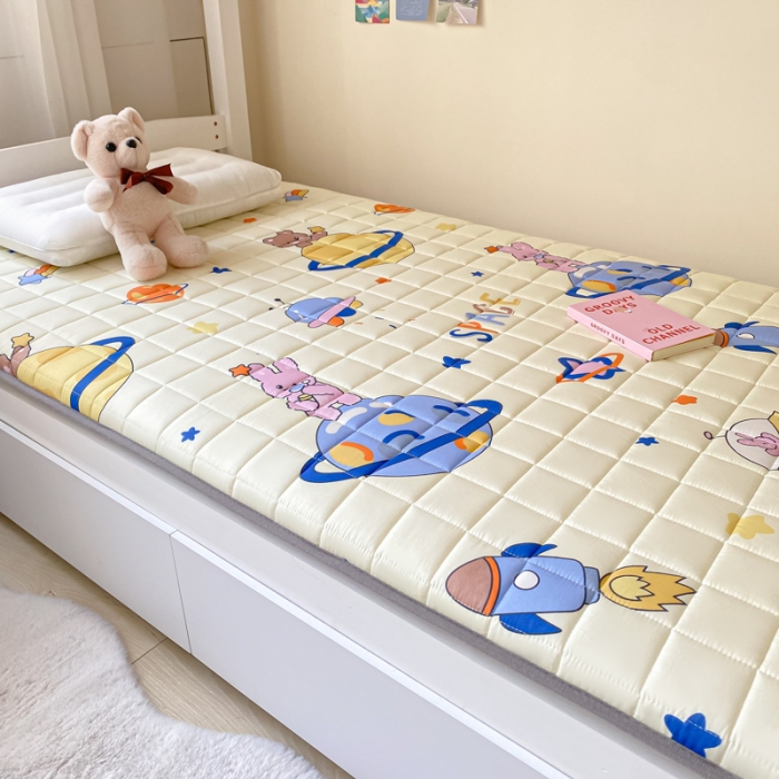 91家纺网 家纺一手货源 找家纺 鑫钰 2023新款全棉印花学生床垫 星球-米