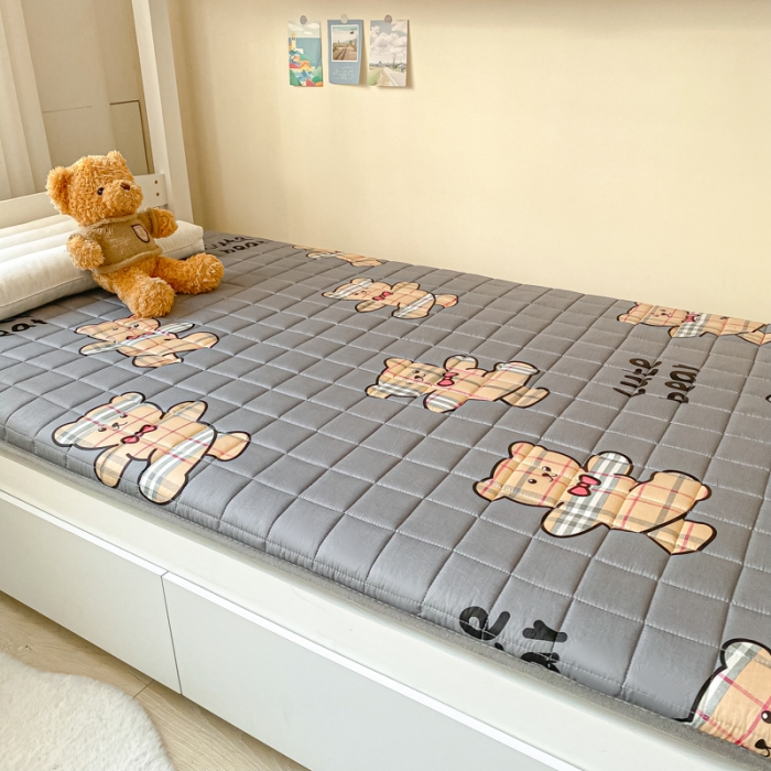 91家纺网 家纺一手货源 找家纺 鑫钰 2023新款全棉印花学生床垫 淘气熊
