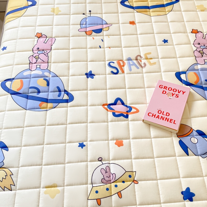 91家纺网 家纺一手货源 找家纺 鑫钰 2023新款全棉印花学生床垫 星球-米