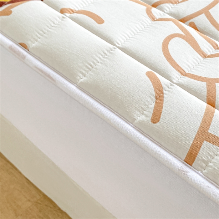 91家纺网 家纺一手货源 找家纺 鑫钰 2023新款迪士尼长绒棉床笠罩 小熊维尼