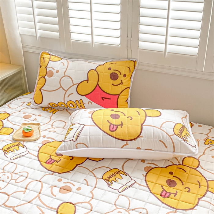 91家纺网 家纺一手货源 找家纺 鑫钰 2023新款迪士尼长绒棉床笠罩 小熊维尼