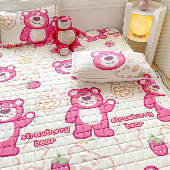 91家纺网 家纺一手货源 找家纺 鑫钰 2023新款迪士尼防水床笠 草莓熊