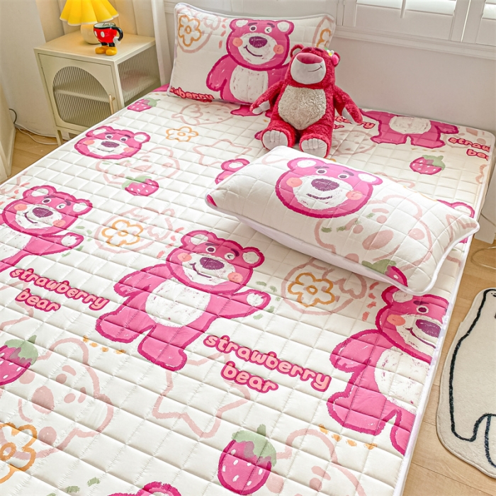 91家纺网 家纺一手货源 找家纺 鑫钰 2023新款迪士尼防水床笠 草莓熊