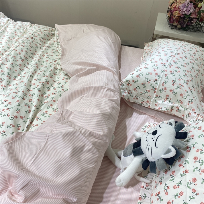 91家纺网 家纺一手货源 找家纺 棉生活 2022新款韩系花边碎花四件套 花季物语-红