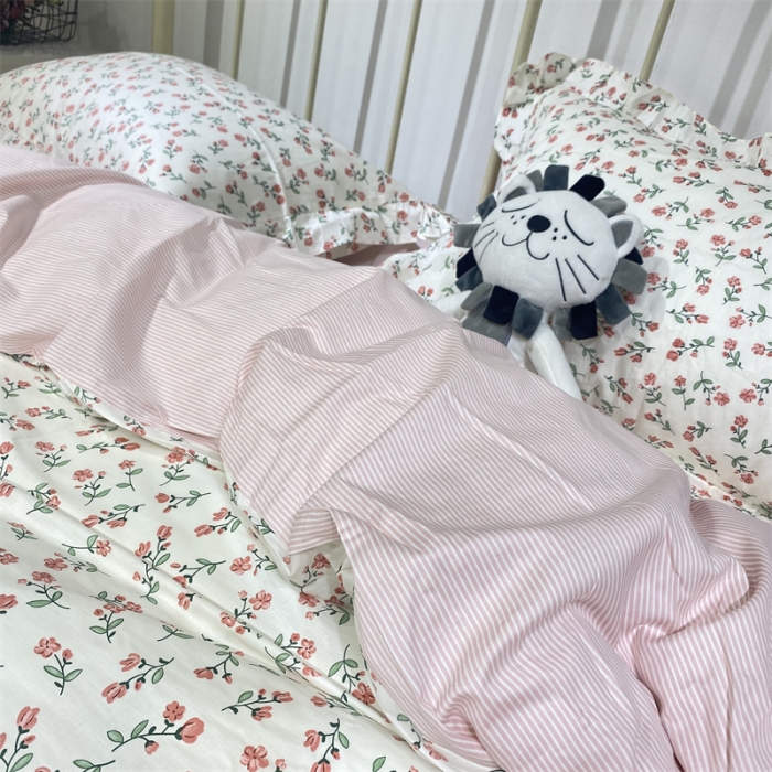 91家纺网 家纺一手货源 找家纺 棉生活 2022新款韩系花边碎花四件套 花季物语-红