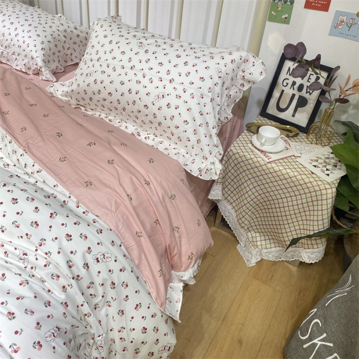 91家纺网 家纺一手货源 找家纺 棉生活 2022新款韩系花边碎花四件套 碰碰兔