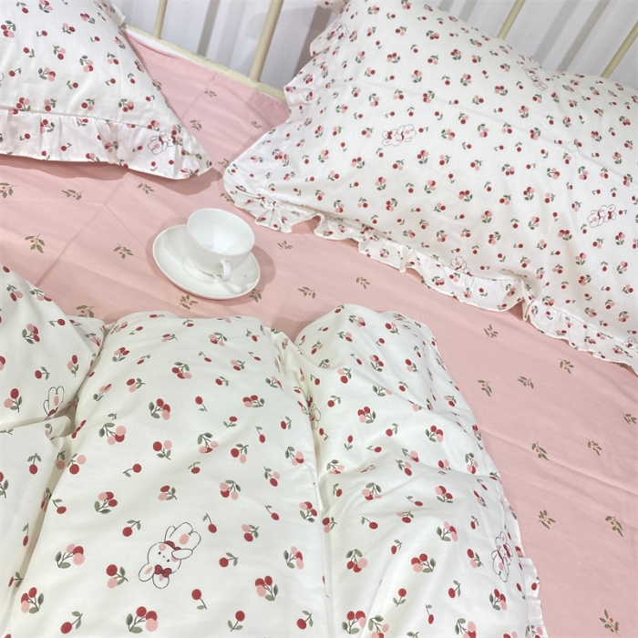 91家纺网 家纺一手货源 找家纺 棉生活 2022新款韩系花边碎花四件套 碰碰兔